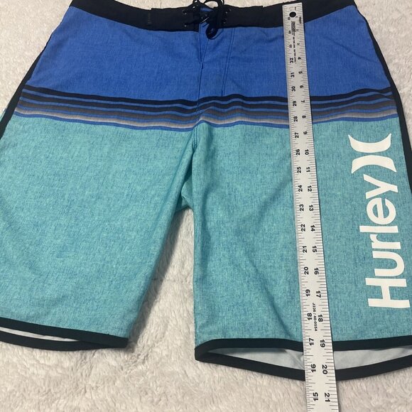 Hurley board shorts shades of blue stipes boys size 30 Multicolor - Picture 4 of 10
